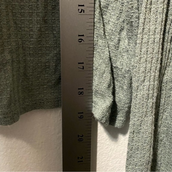 Honey & Sparkle Shirt Women’s Sweater Size M Crop Top Green LongSleeve‎ - Picture 5 of 7